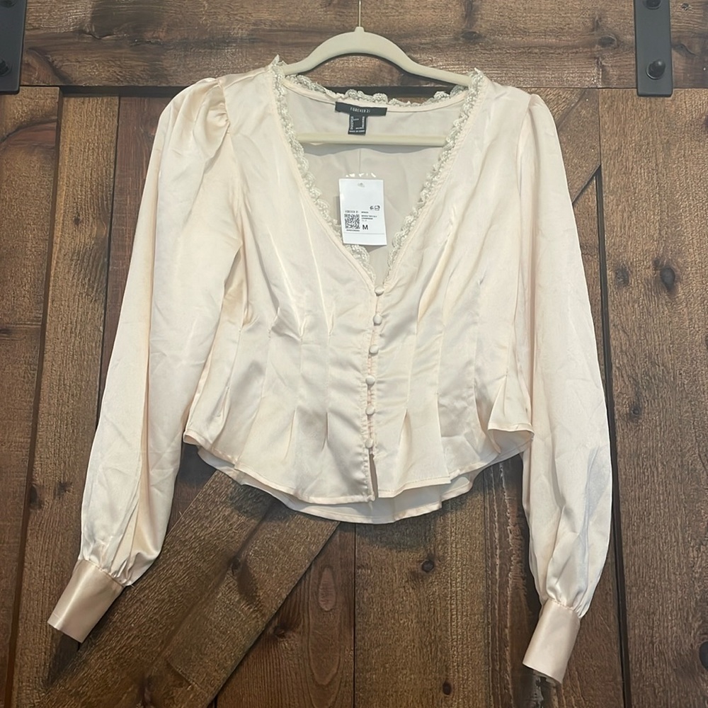 Forever 21 champagne long sleeve cropped top